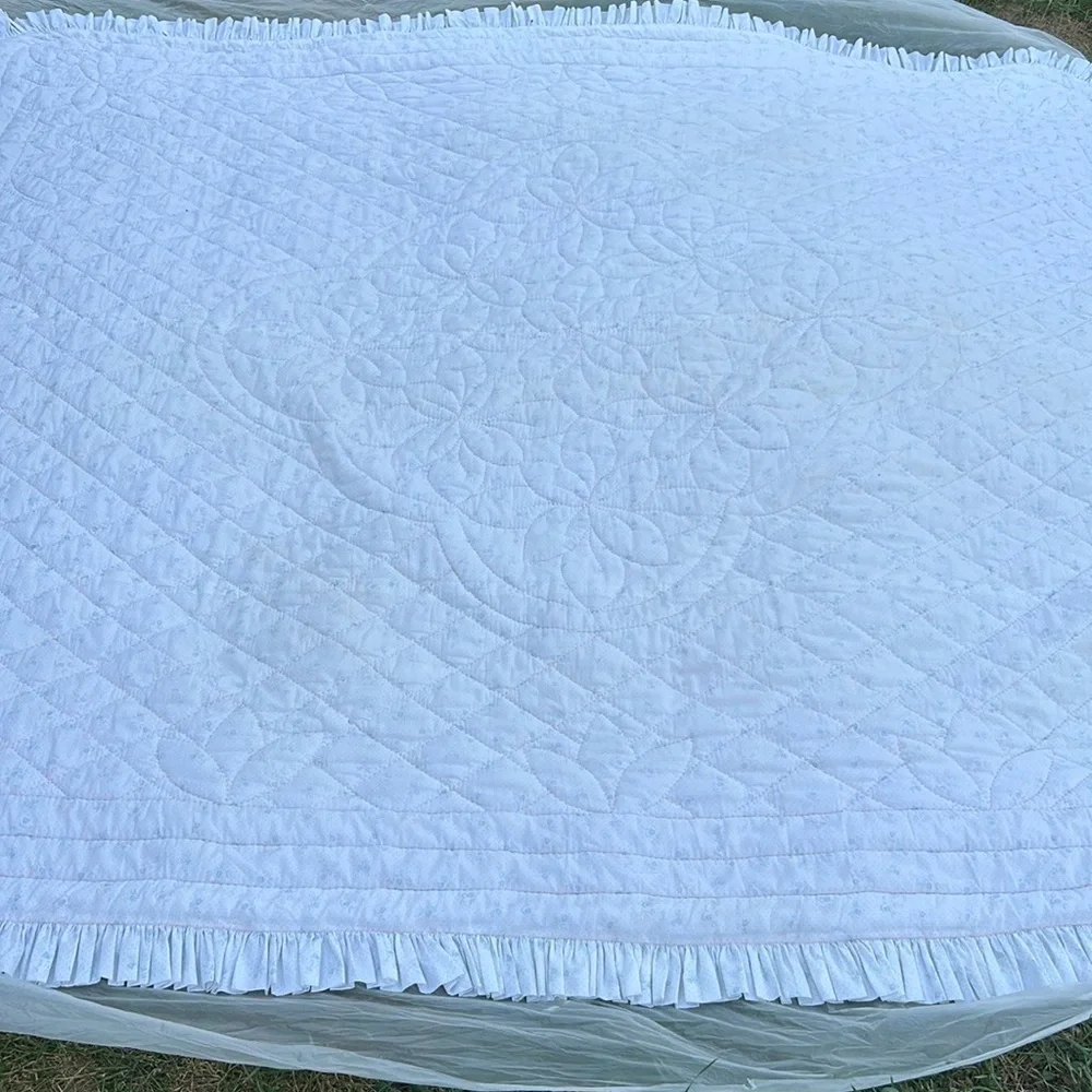 Excellent Condition OOAK One-Piece “Big Stitch” Quilt Twin Size Handmade Cottage